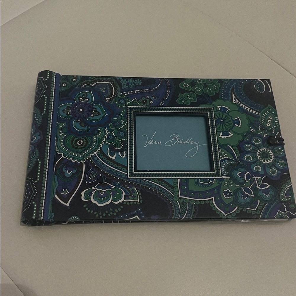 Brand new Vera Bradley 20 picture photo book for 4x6 pictures